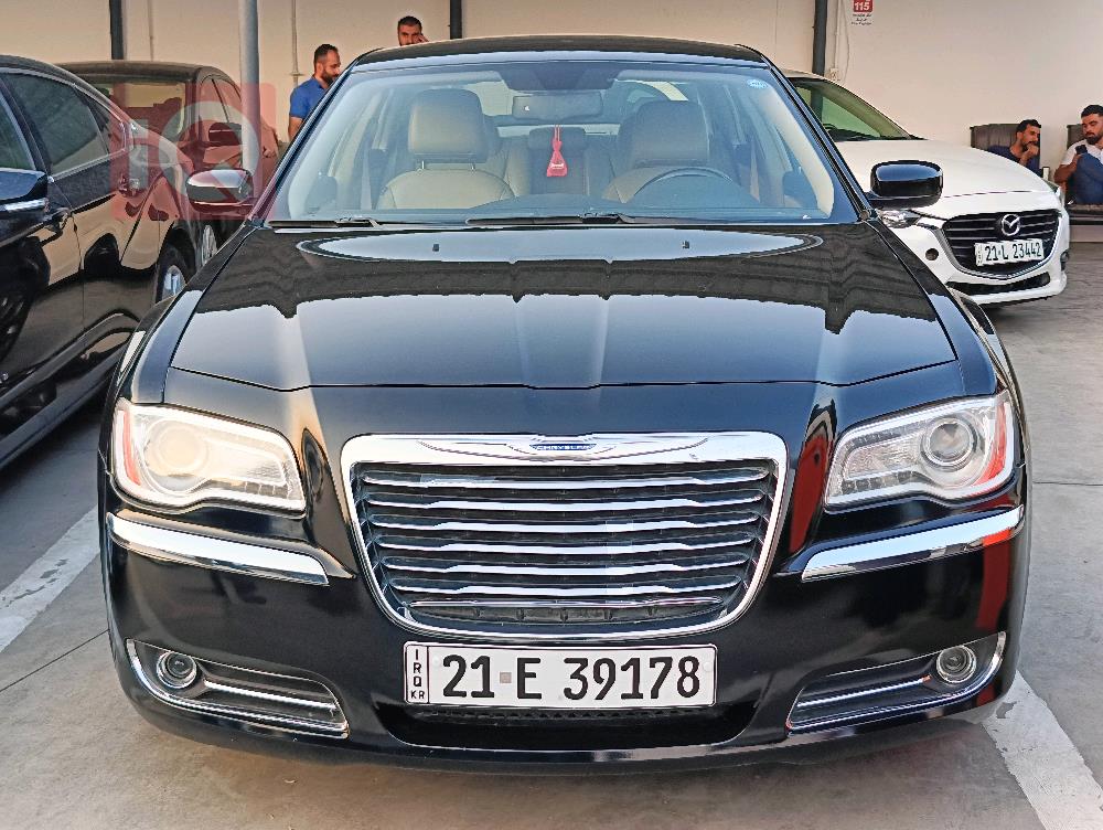 کرایسلەر 300